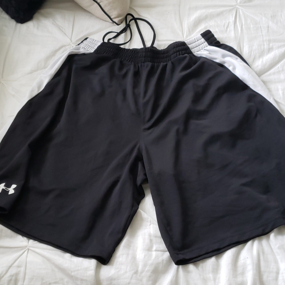 Under Armour Mens Athletic Short. XL